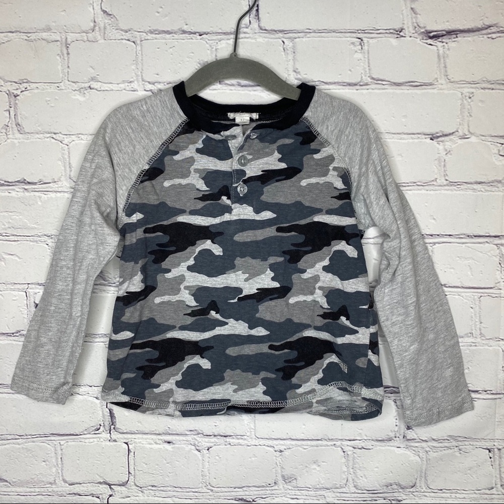 Tahari Boy Gray Camo Long Sleeve T-shirt